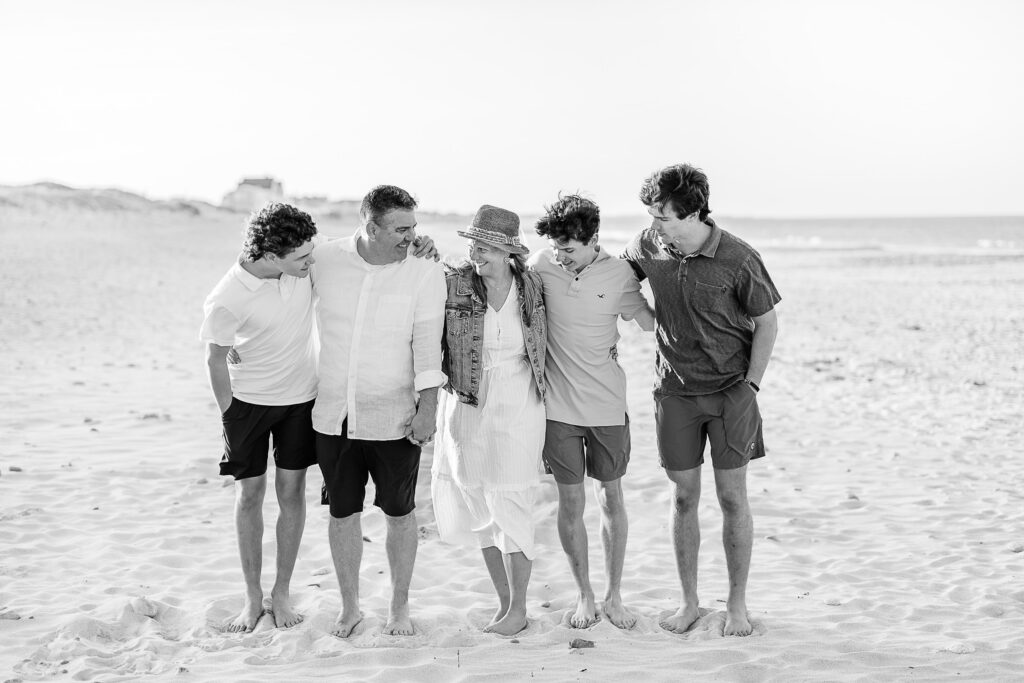 20th anniversary photoshoot at the beach with grown children