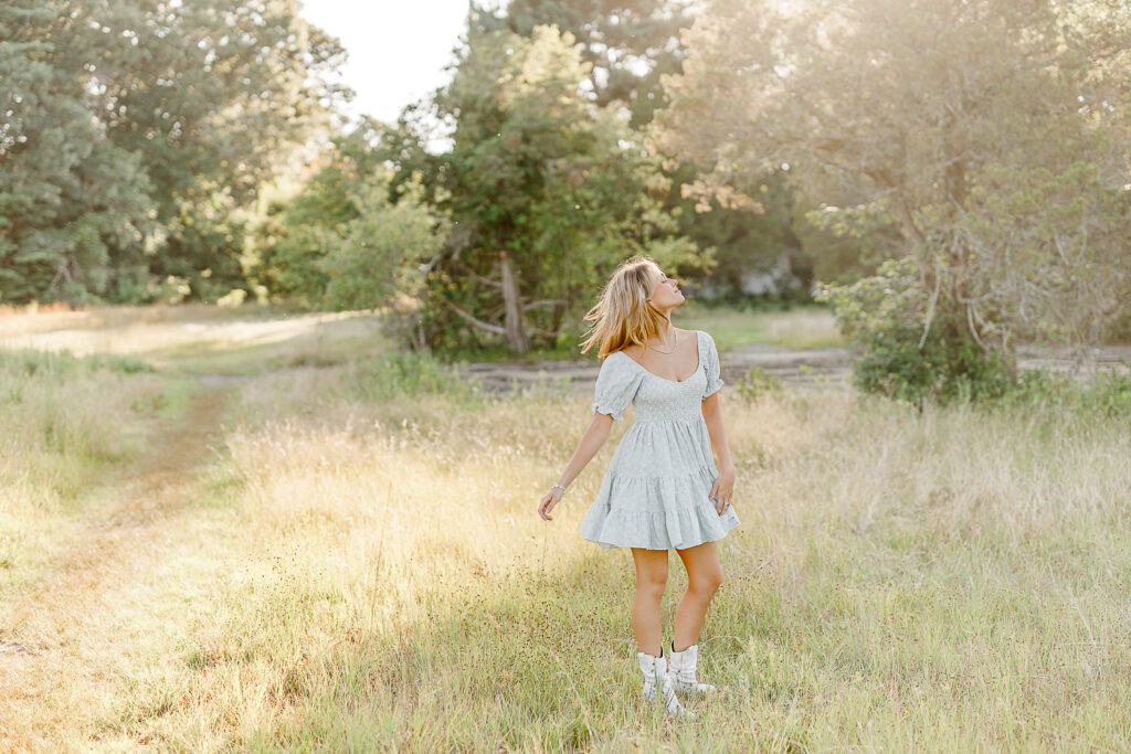 Maddy Lawson's Natural Senior Pictures by Massachusetts photographer Christina Runnals
