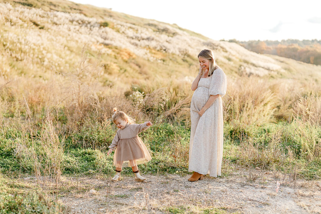 Maternity portraits in the fall by Cohasset Massachusetts maternity photographer Christina Runnals