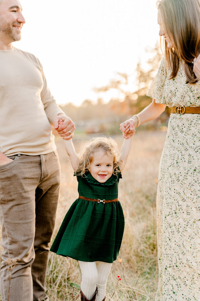 Photographer Scituate MA family photos | autumn family photos by Christina Runnals Photography