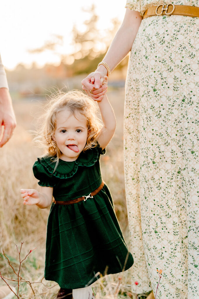 Photographer Scituate MA family photos | autumn family photos by Christina Runnals Photography