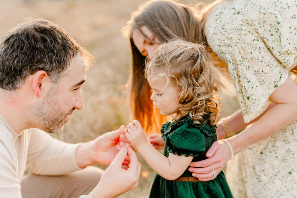 Photographer Scituate MA family photos | autumn family photos by Christina Runnals Photography