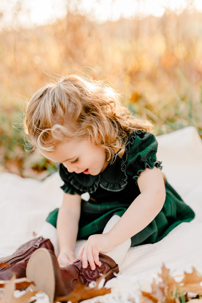 Photographer Scituate MA family photos | autumn family photos by Christina Runnals Photography